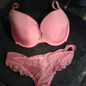 32F Freya bra and panty